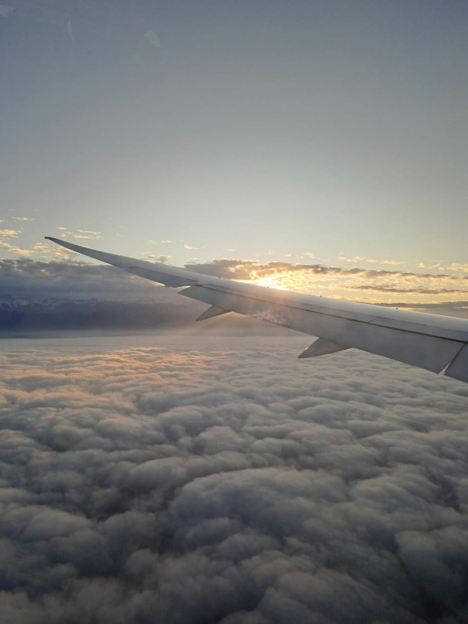 blick aus dem flugzeug über den anden