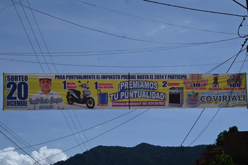 Banner, das Steuerzahlen mit Belohnungen bewirbt.