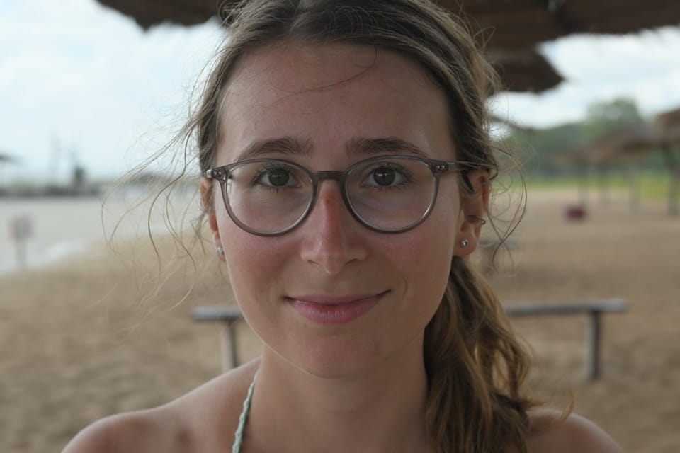 Noch mehr Bilder vom Strand, diesmal mit Anja im schönen Licht.
