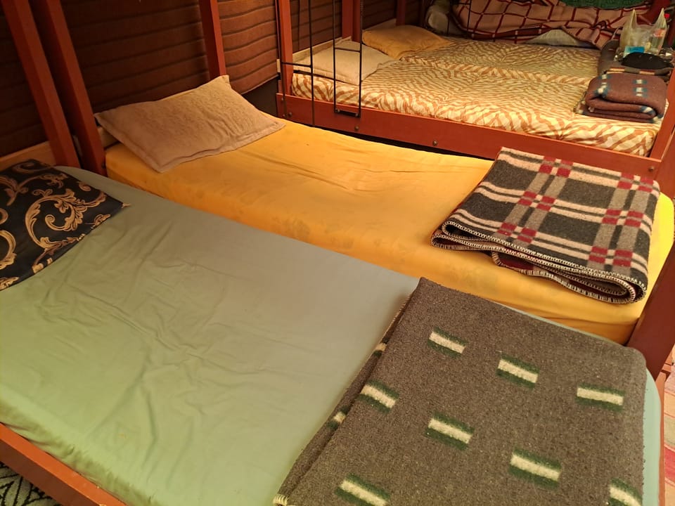 Bettenlager erstes Camp.