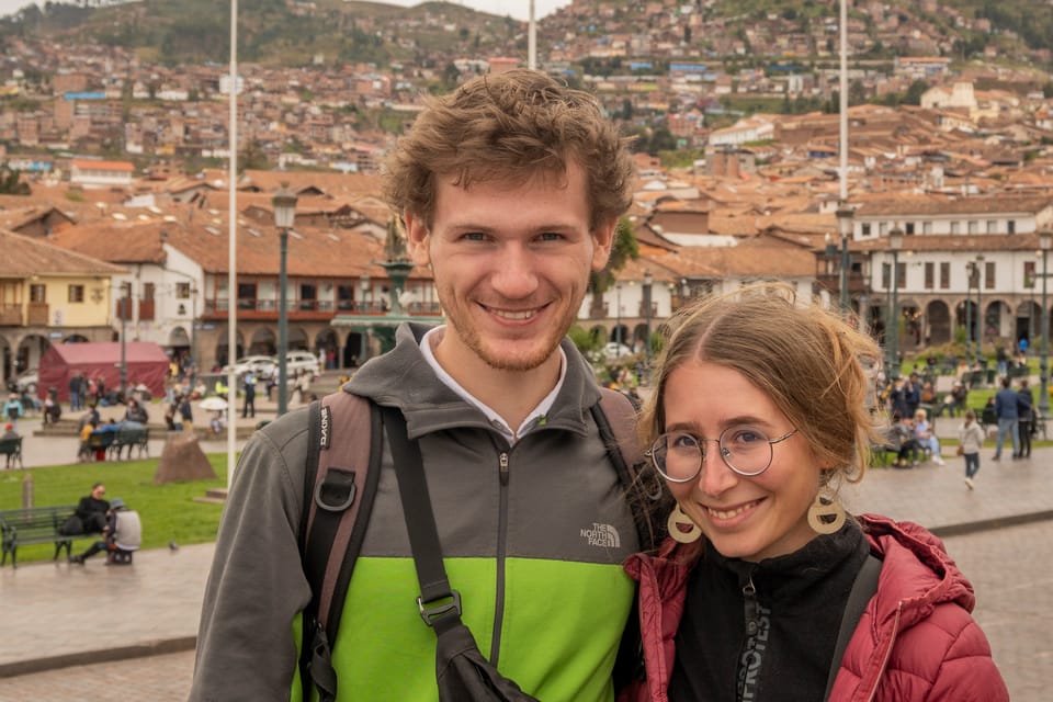 Pascal und Anja mit zersausten Haaren in Cusco.
