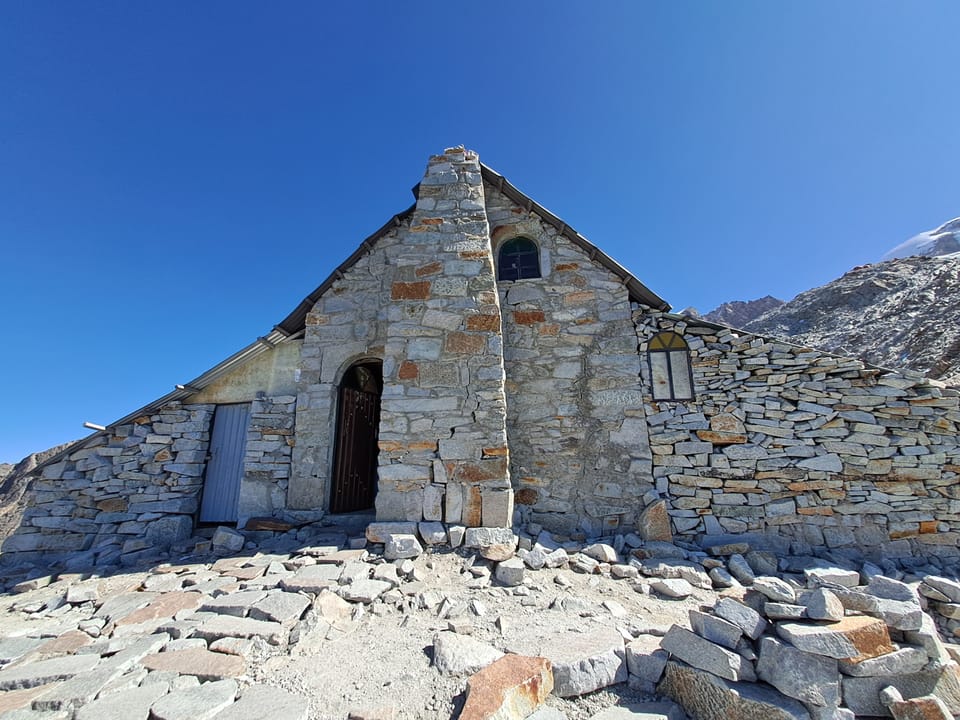 Zweite Hütte.